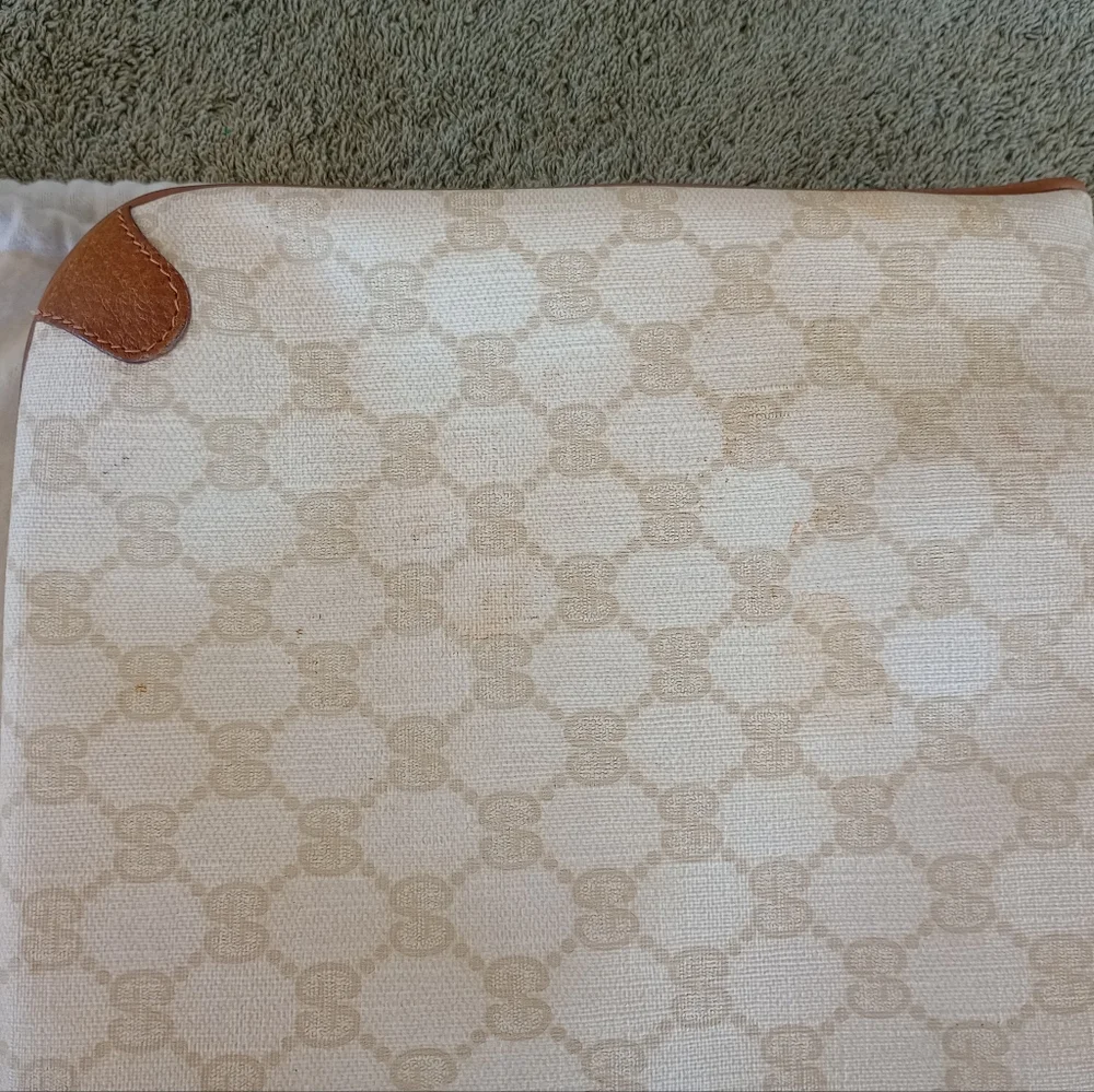 GUCCI PVC GG Supreme Clutch - Cream w/ Tan Leather - Picture 14 of 16